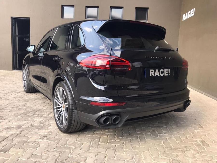  Porsche Cayenne by RACE! 2017 года  (фото 6 из 7)